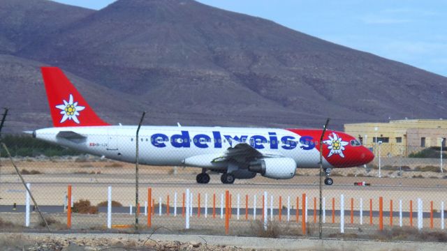 Airbus A320 (HB-IJV) - HB-IJV Edelweiss Air Airbus A320-214 FUE/GCFV Spotting