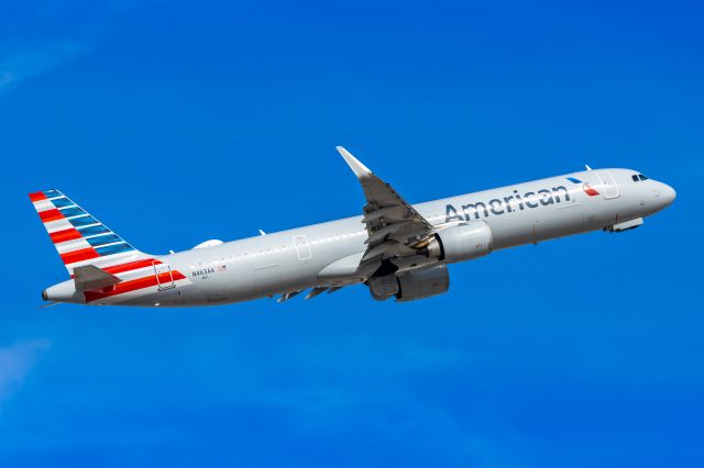 Airbus A321neo (N463AA) - An American Airlines A321 neo taking off from PHX on 2/3/23. Taken with a Canon R7 and a Tamron 70-200 G2 lens.