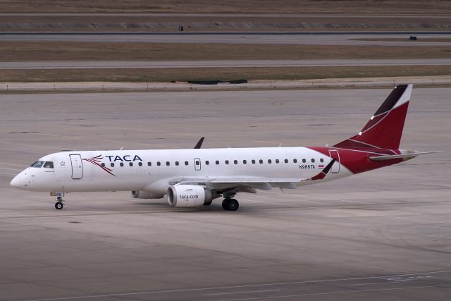 Embraer ERJ-190 (N986TA)