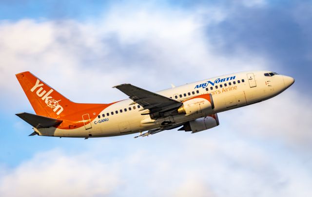 Boeing 737-500 (C-GANU) - Air North 737 Classic departing for Edmonton Capital Region.