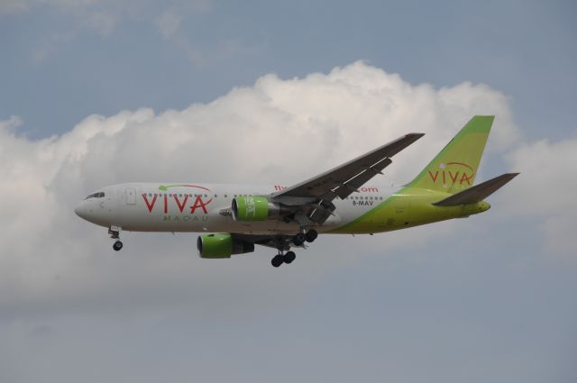 BOEING 767-200 (B-MAV) - Final Approach to Narita Intl Airport R/W34L on 2008/3/29