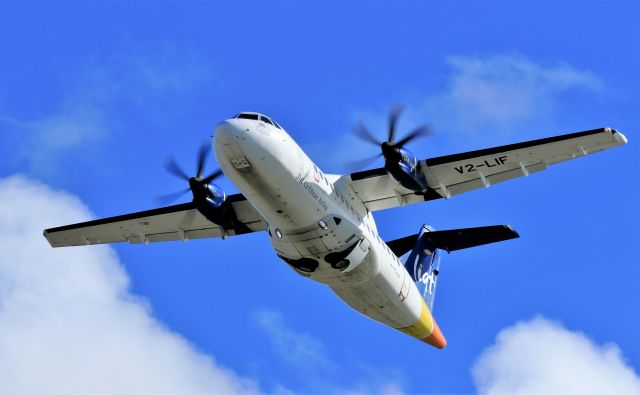 Aerospatiale ATR-42-300 (V2-LIF)