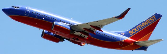 Boeing 737-700 (N704SW) - Departure Rwy 30L