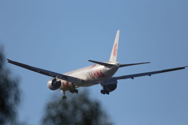 BOEING 777-300ER (B-2006)