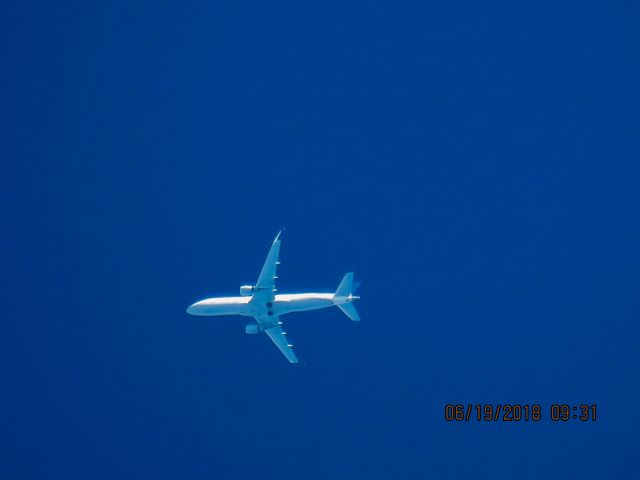 Embraer 175 (N742YX)