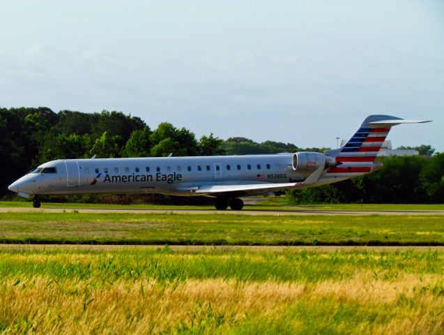 Canadair Regional Jet CRJ-700 (N538EG)