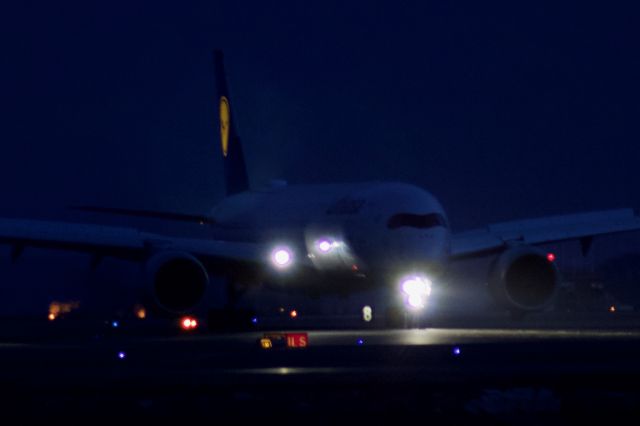 Airbus A350-900 (D-AIXB) - 3/12/2020 Stuttgart On arrival to BOS 1 day before the EU/US Travel Ban Enters effect for the coronavirus. The A359 was substituted instead of the normal A346 on the MUC-BOS route.