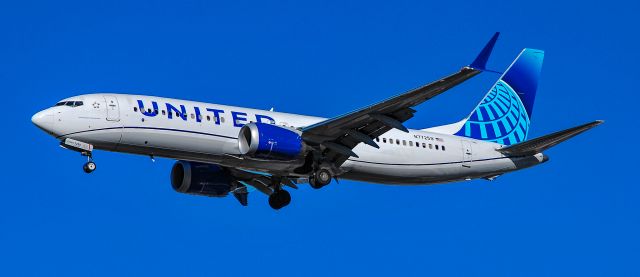 Boeing 737 MAX 8 (N77259) - N77259 United Airlines Boeing 737-8 MAX s/n 43462 - Harry Reid International Airport  KLASbr /Photo: TDelCorobr /January 8, 2024