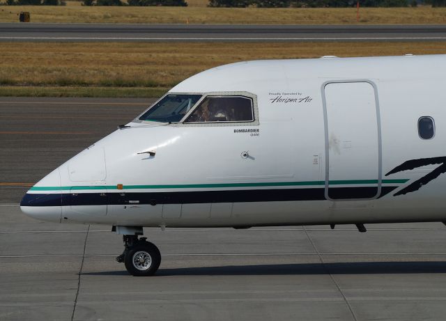 de Havilland Dash 8-400 (N432QX)