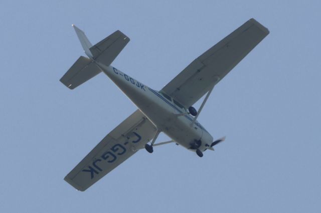 Cessna Skyhawk (C-GGJK) - C-GGJK Cessna Skyhawk 172-M Cargair Ltee Survolant la ville de Lavaltrie QC. Le 23-07-2024 à 16:32.