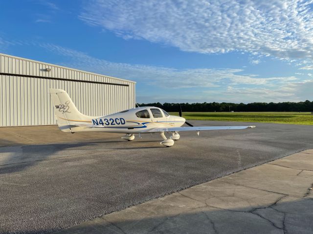 Cirrus SR-22 (N432CD)