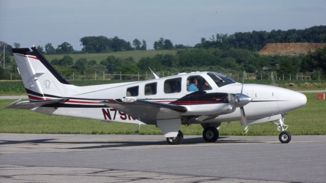 Beechcraft Baron (58) (N79KT)