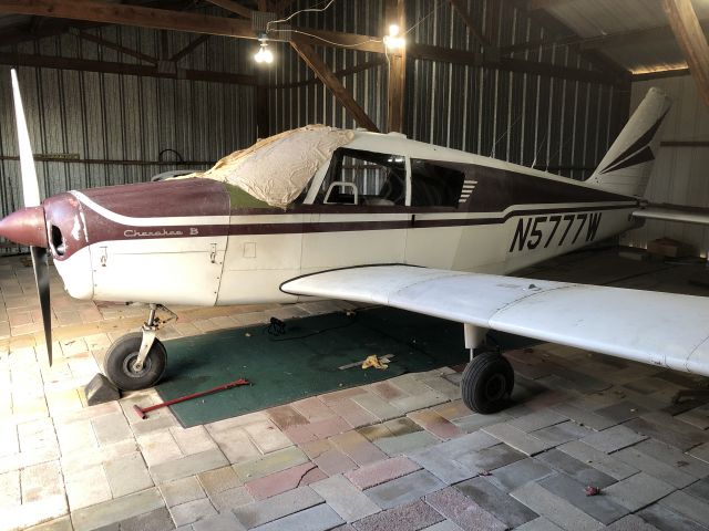 Piper Cherokee (N5777W)