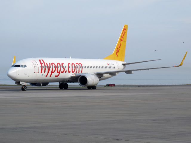 Boeing 737-800 (TC-AAS) - Taxiing in after landing runway 11.