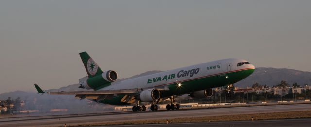 Boeing MD-11 (B-16109) - Early morning arrival