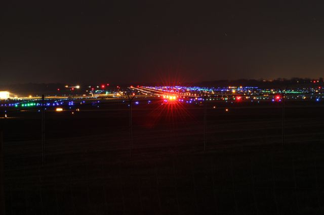 — — - Nighttime at CVG RWY 27