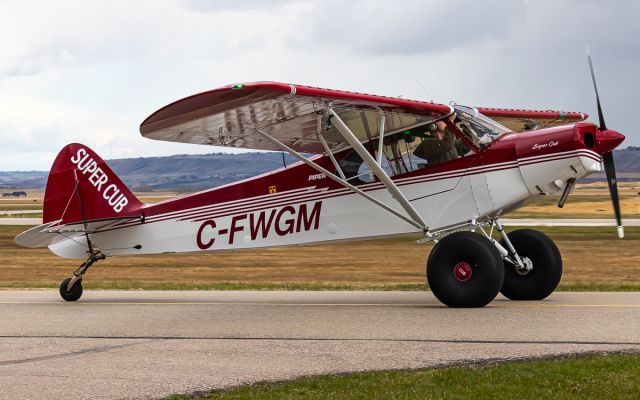 Piper L-21 Super Cub (C-FWGM)