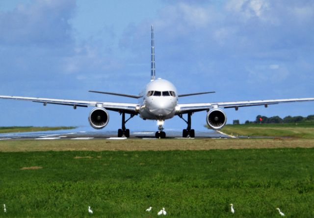 Boeing 757-200 (N184AN)