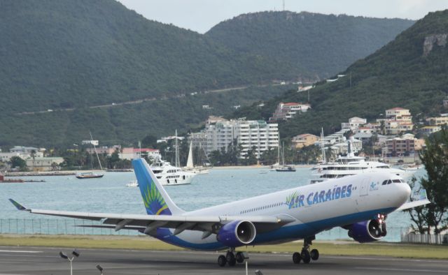 Airbus A330-300 (F-OONE)