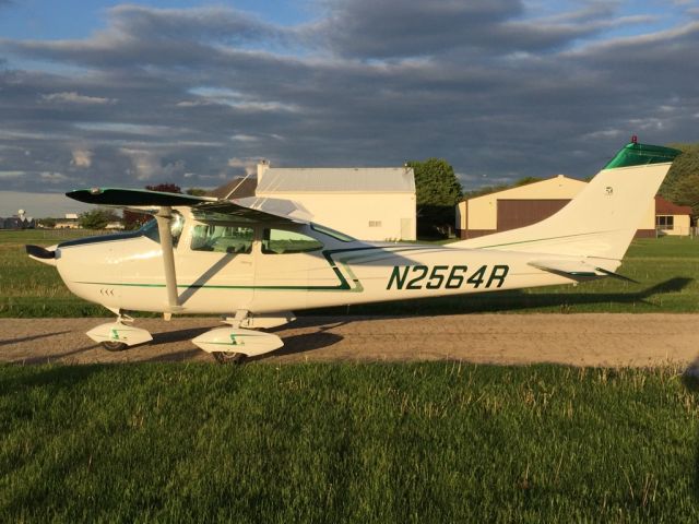 Cessna Skylane (N2564R) - A fresh paint job, a clear sky, and a full tank of 100LL!