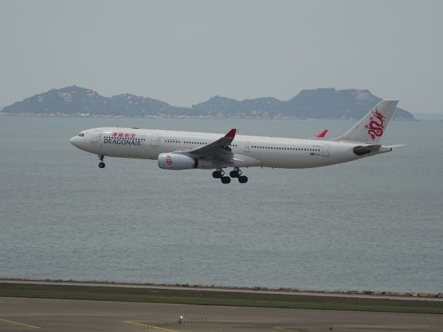 Airbus A330-300 (B-HLC)