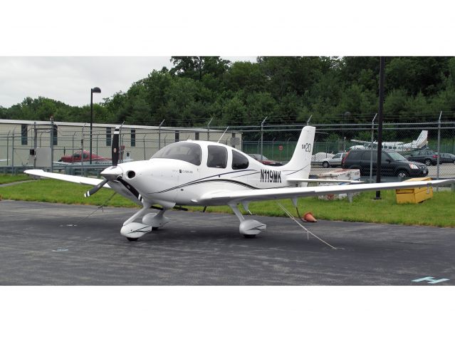 Cirrus SR-20 (N119MK)