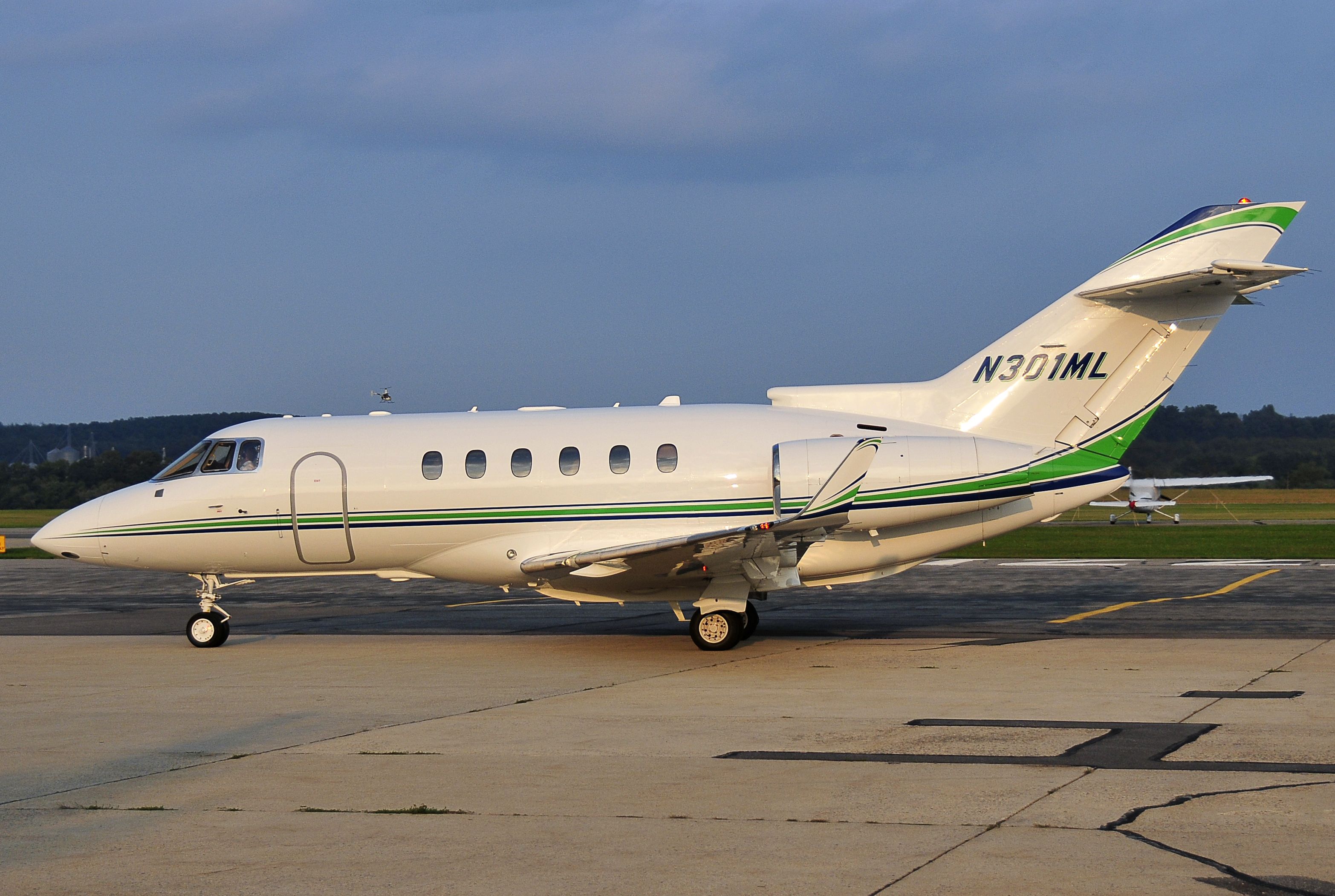 Hawker 800 (N301ML) - Seen at KFDK on 9/18/2009.      a href=http://discussions.flightaware.com/profile.php?mode=viewprofile&u=269247  Profile/a