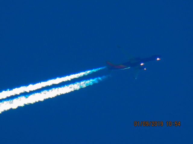 Boeing 737-800 (N8676A)