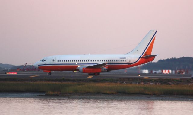 Boeing 737-200 (N252TR)