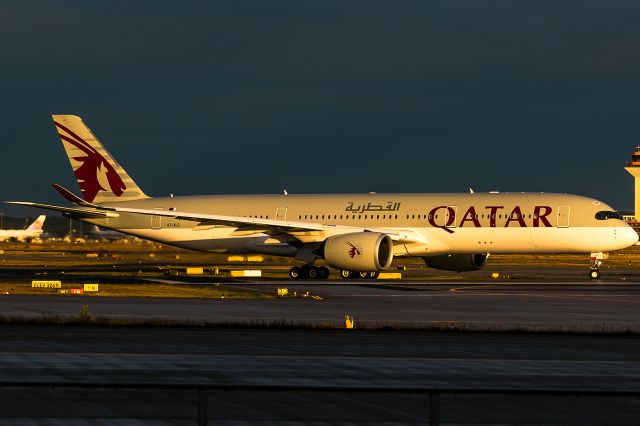 Airbus A350-900 (A7-ALC) - after heavy rain