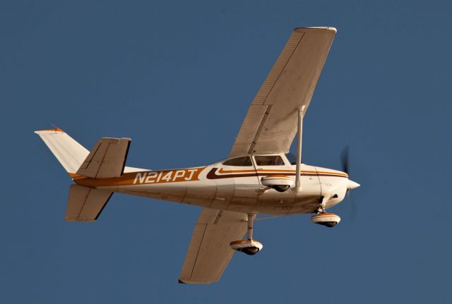 Cessna Skylane (N214PJ)