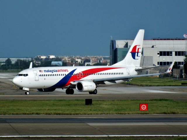 Boeing 737-800 (9M-MLI)