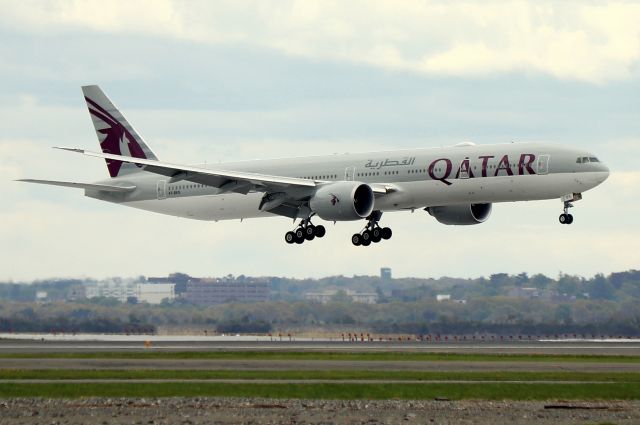 BOEING 777-300 (A7-BES) - 'Qatari 743' arriving from Doha Hamad International Airport