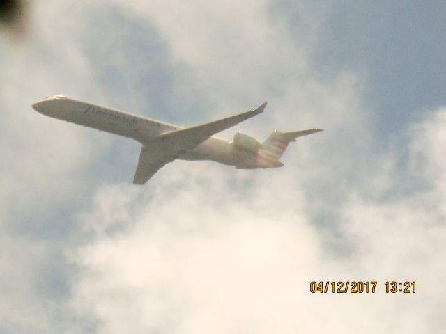 Canadair Regional Jet CRJ-900 (N909FJ)