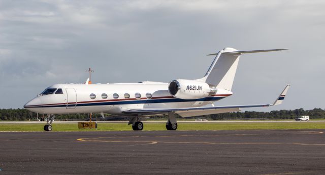 Gulfstream Aerospace Gulfstream IV (N621JH) - GIV taxing to 12 at KVRB March 2020