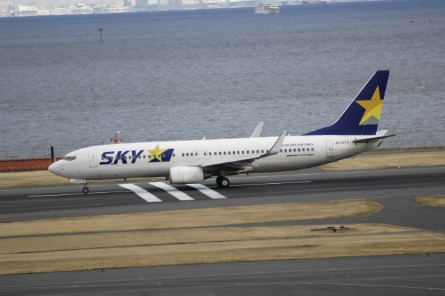 Boeing 737-800 (JA737Y) - Departure at Haneda Intl Airport Rwy34R on 2012/01/12