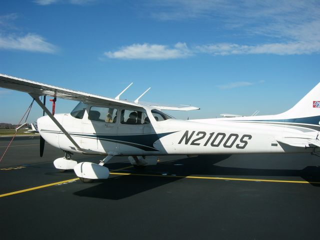 Cessna Skyhawk (AVL23)