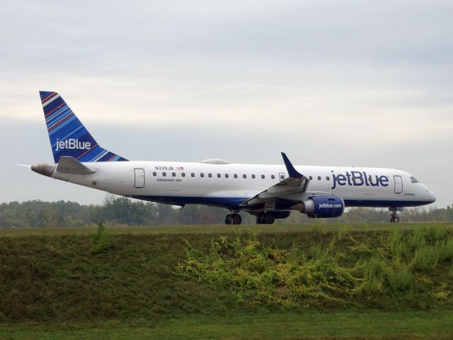 Embraer ERJ-190 (N339JB)