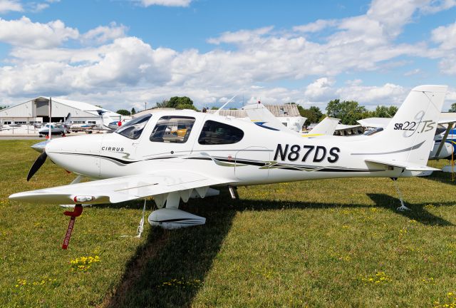 Cirrus SR-22 (N87DS)