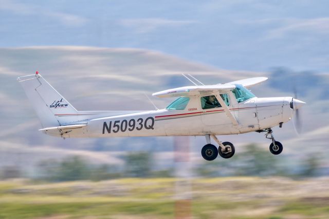 Cessna 152 (N5093Q) - Cessna 152 at Livermore Municipal Airport, April 2022.