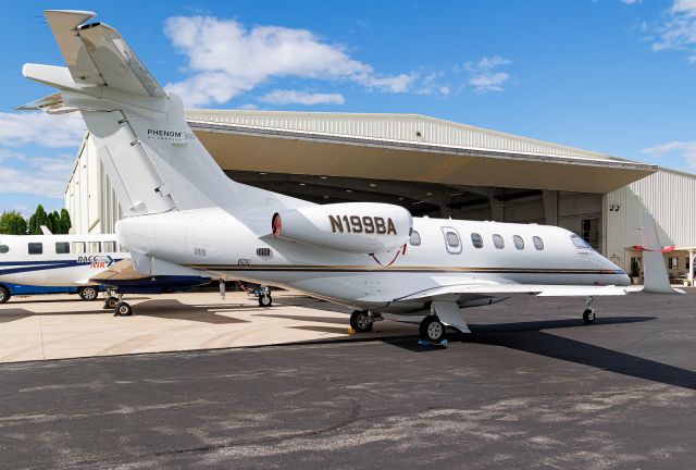 Embraer Phenom 300 (N199BA)