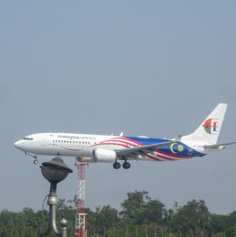Boeing 737-700 (9M-MVC)