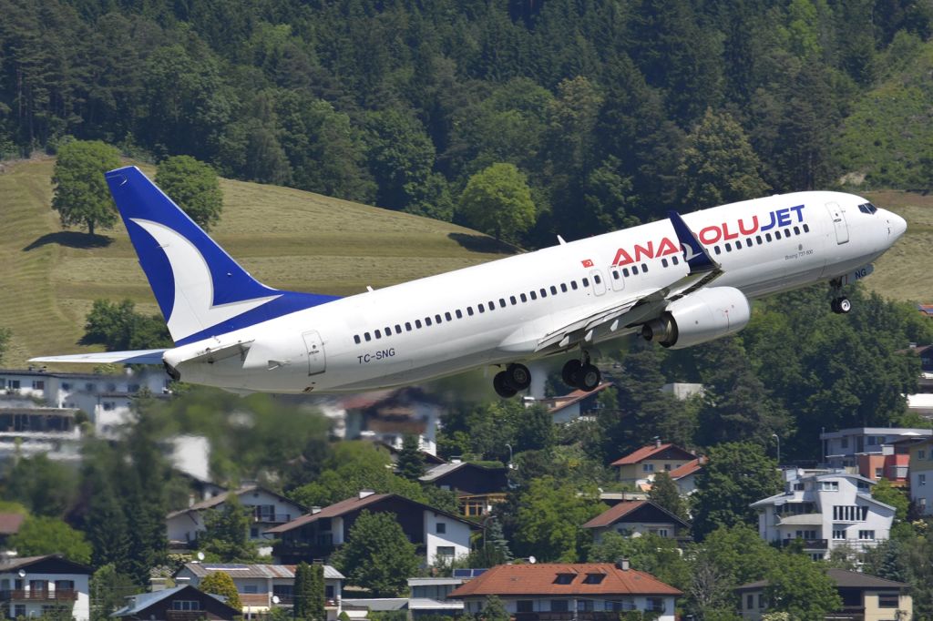 Boeing 737-800 (TC-SNG)