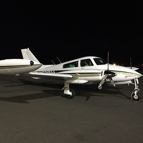 Cessna 310 (N5715M)