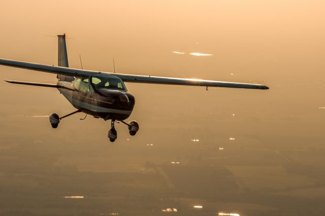 Cessna Cardinal (N2211Y)