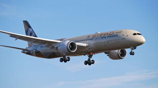 Boeing 787-9 Dreamliner (A6-BLK) - BOE102 on final to Rwy 16R to complete a C1 flight on 1.15.17. (ln 520 / cn 39654).