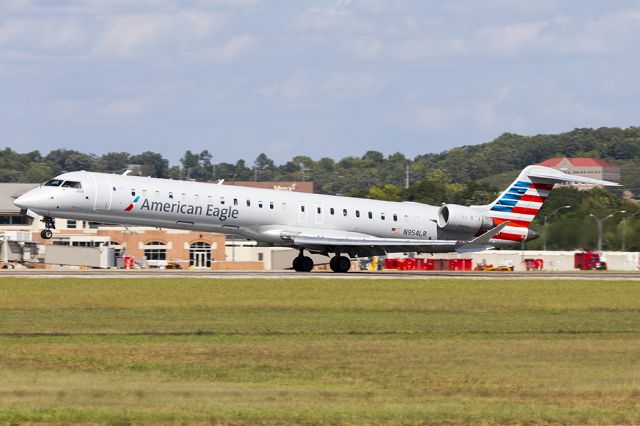 Canadair Regional Jet CRJ-900 (N954LR)