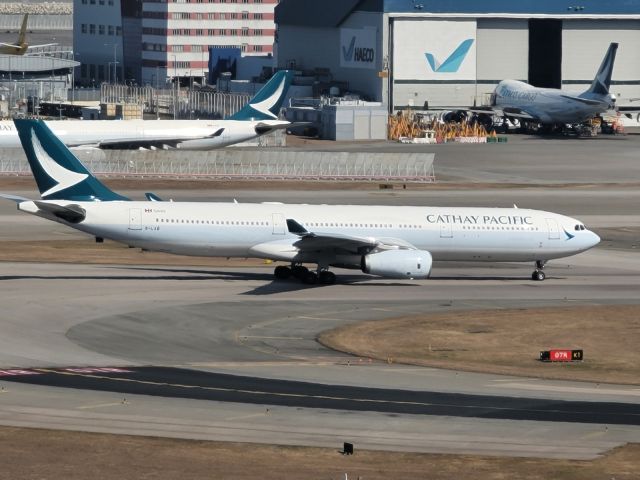 Airbus A330-300 (B-LAB) - Taken on SLW Observation Platform