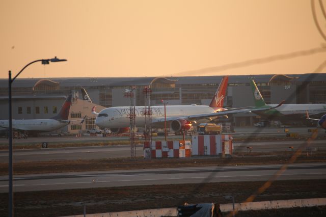 Airbus A350-1000 (G-VDOT)