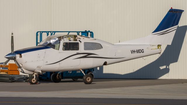 Cessna Centurion (VH-MDG)